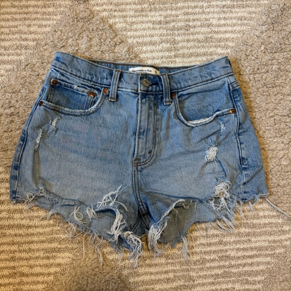 Abercrombie & Fitch The Mom Short Mid Rise Curve Love